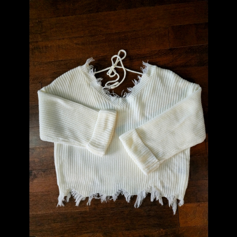 White Knit Sweater. Size L. SHEIN.